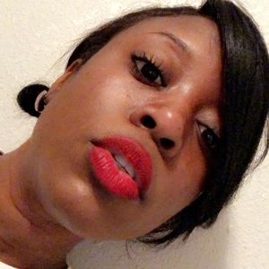 Meet your Posher, Khadija